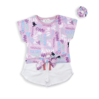 Conjunto calção e t-shirt com scrunchie cabelo